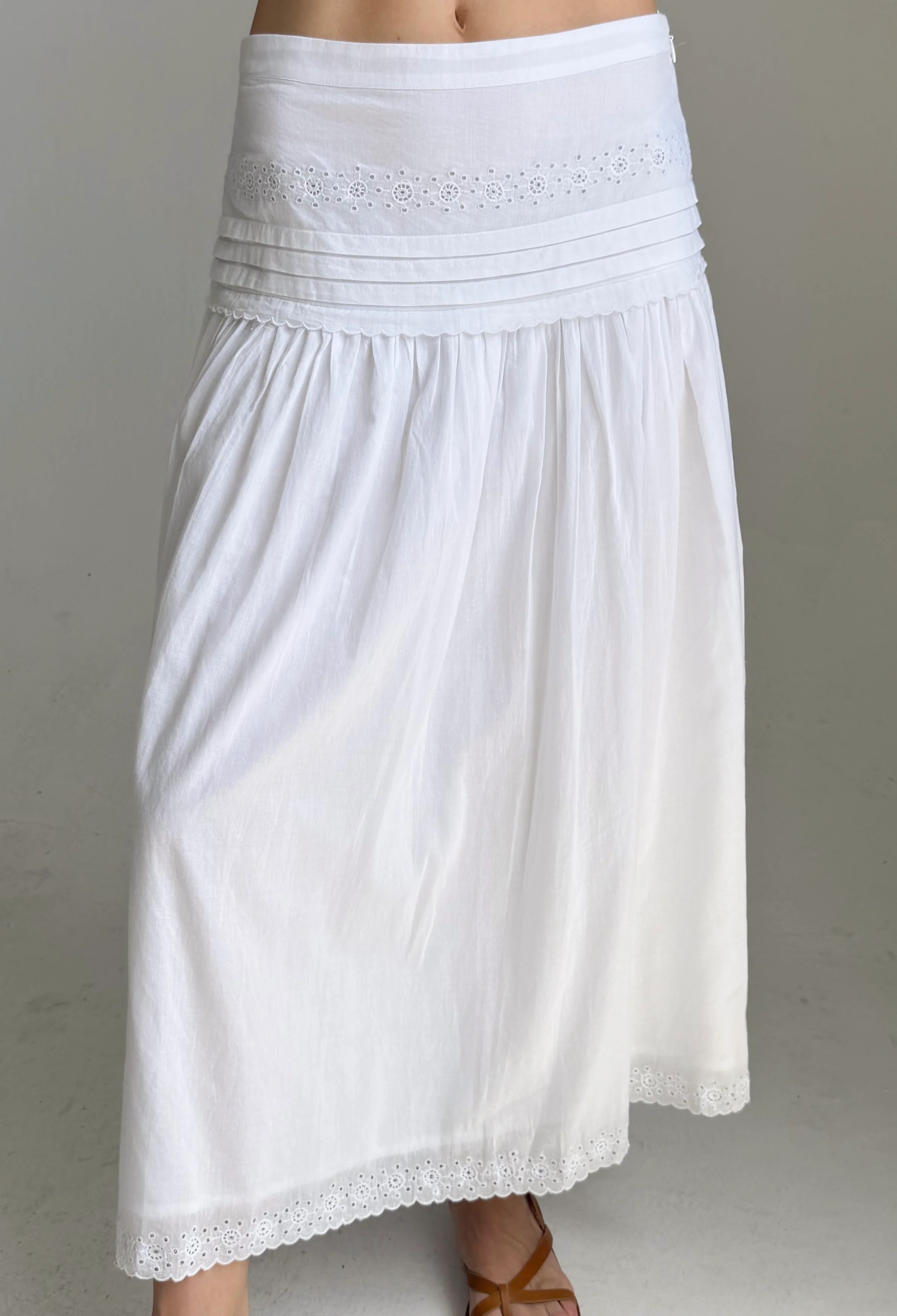 Irati White Embroidered Cotton Skirt - Image 2