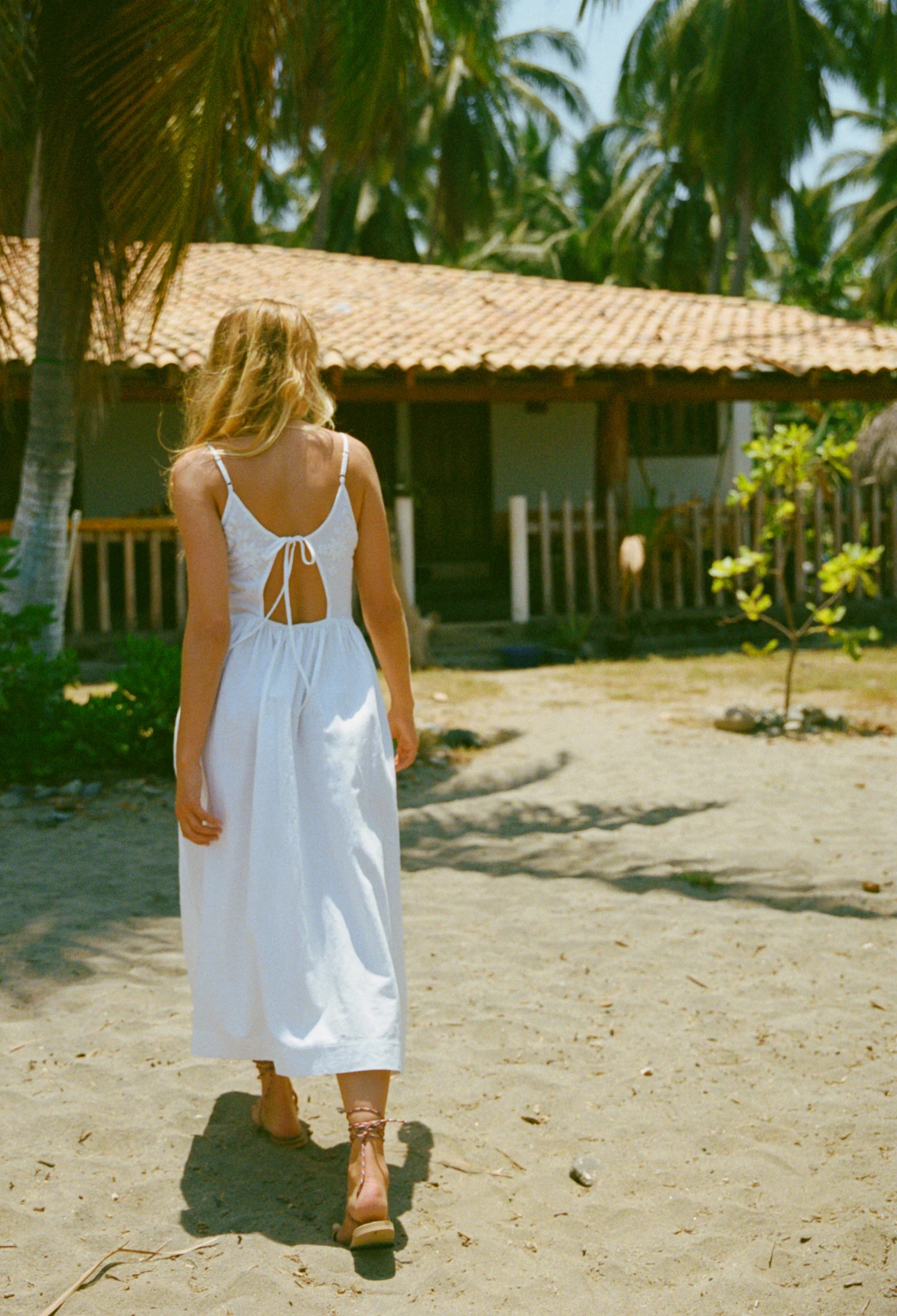 Neroni White Floral Embroidered Linen Dress - Image 7