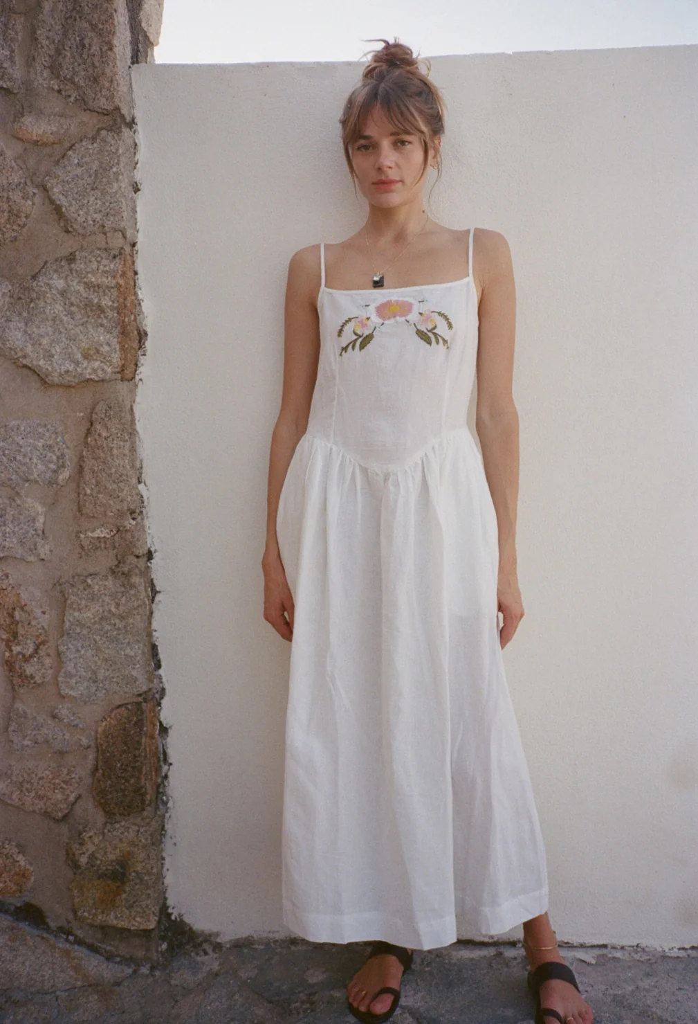 Neroni White Embroidered Linen Dress - Image 3
