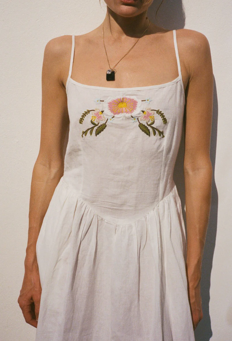 Neroni White Embroidered Linen Dress - Image 4